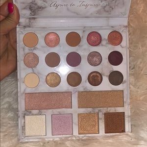 Carli Bybel Deluxe Edition 21 Color Palette